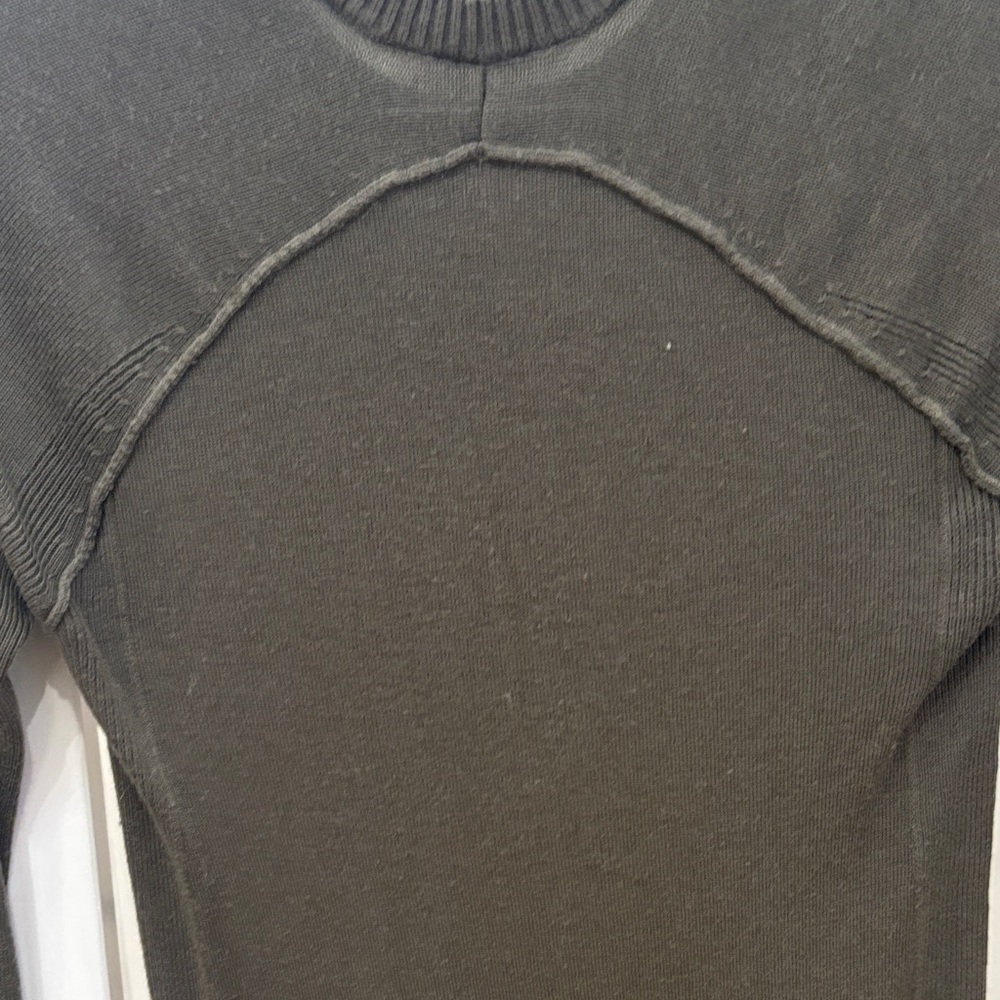 Women's dark green Long Sleeve Crewneck Top. Size 6 VGUC FastShip - Picture 4 of 5